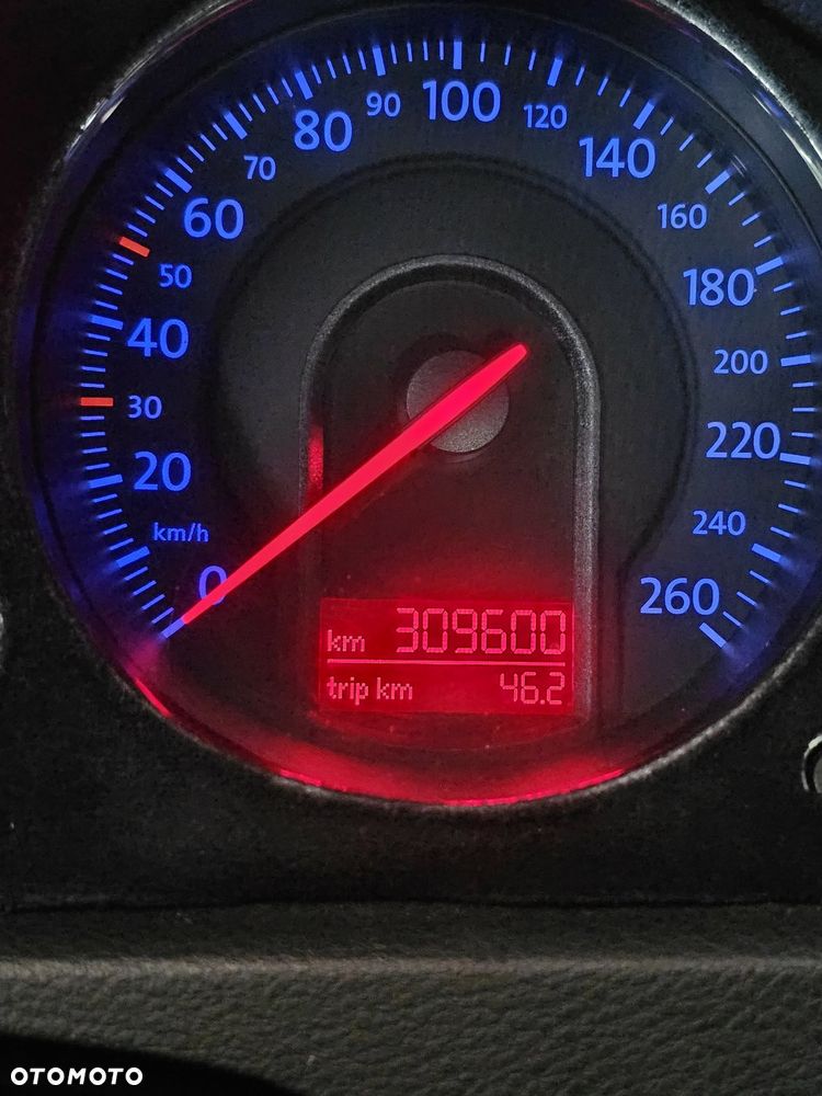 Volkswagen Passat 2.0 TDI Comfortline - 8