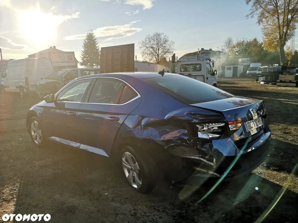 Skoda Superb 2.0 TDI DSG Ambition - 9