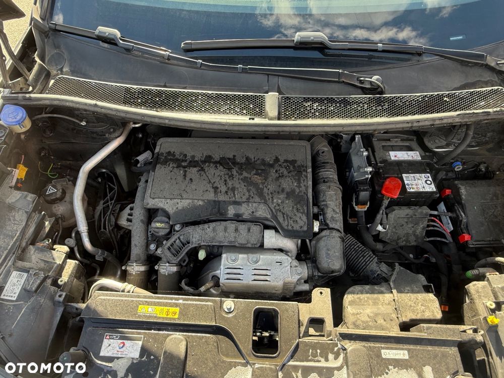 Peugeot 3008 1.2 PureTech Active Pack S&S EAT8 - 24
