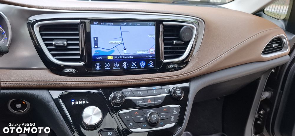 Chrysler Pacifica - 8