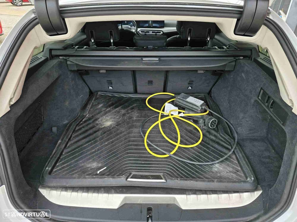 BMW 320 e Touring Auto - 12