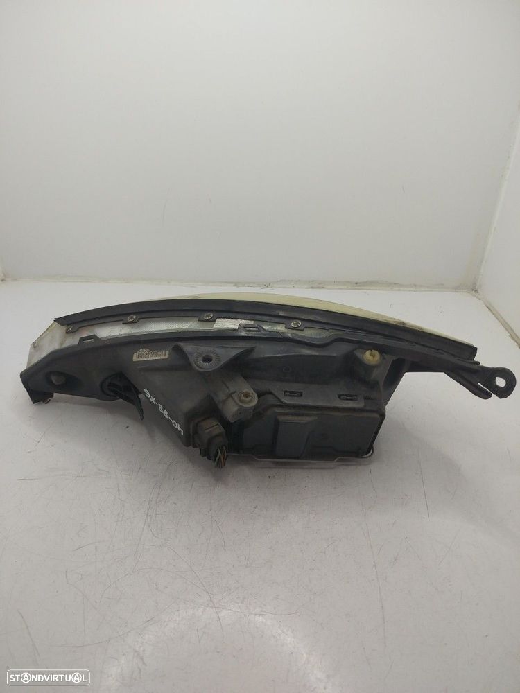 Farol/ Otica Dianteiro Dto Ford Focus I Carrinha (Dnw) - 2