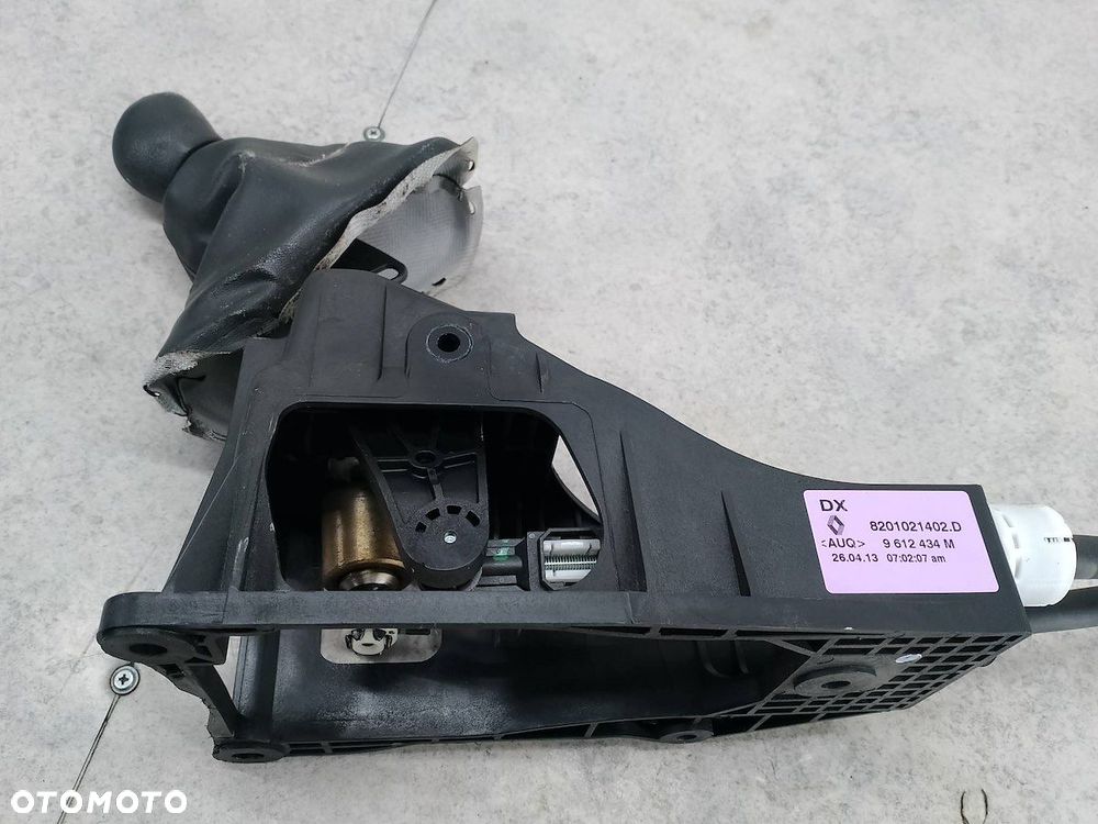 LEWAREK ZMIANY BIEGÓW  RENAULT SCENIC III FL 8201021402D 8200739758 1.2 - 4