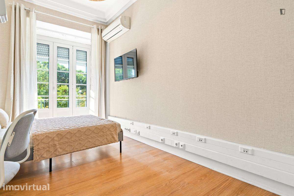 Quarto - localizado em Marquês de Pombal Lisbon - Grande imagem: 3/33