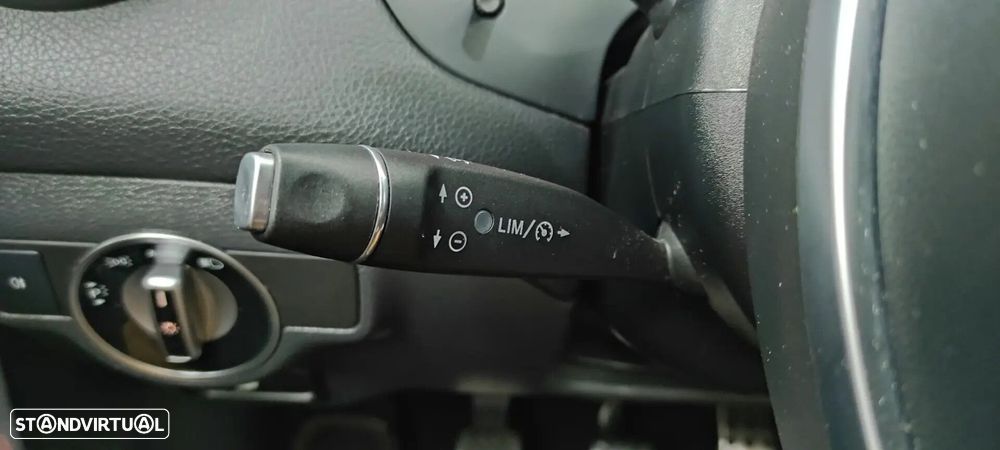 Mercedes-Benz CLA 180 d Shooting Brake AMG Line - 41