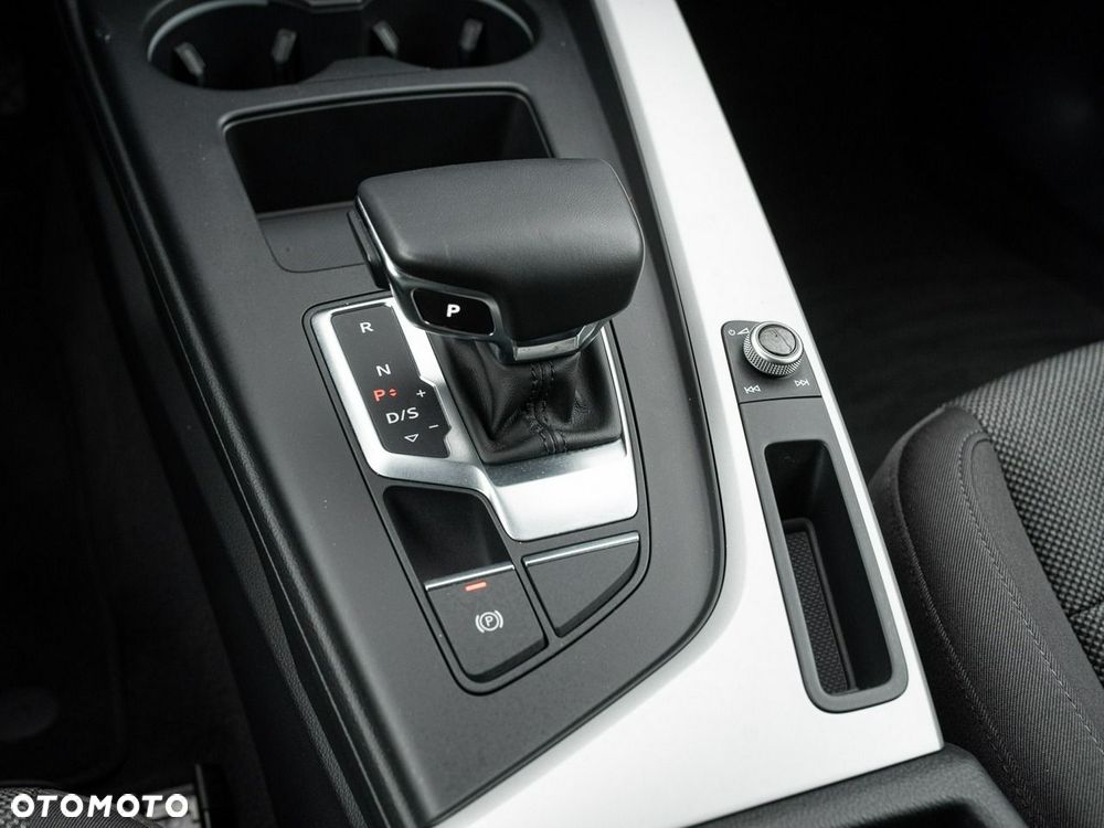 Audi A4 Avant 35 TDI mHEV S Line S tronic - 17