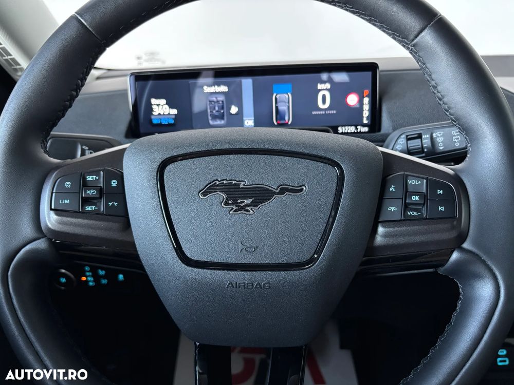 Ford Mustang Mach-E AWD PREMIUM - 23
