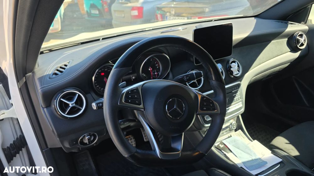 Mercedes-Benz GLA 250 4MATIC 7G-DCT Peak Edition - 8