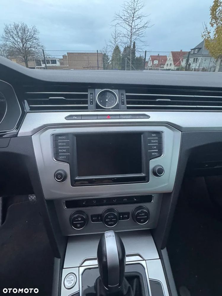 Volkswagen Passat Variant 2.0 TDI SCR DSG Highline - 12