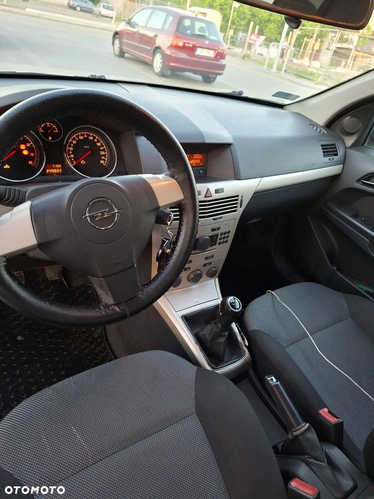 Opel Astra 1.6 - 11