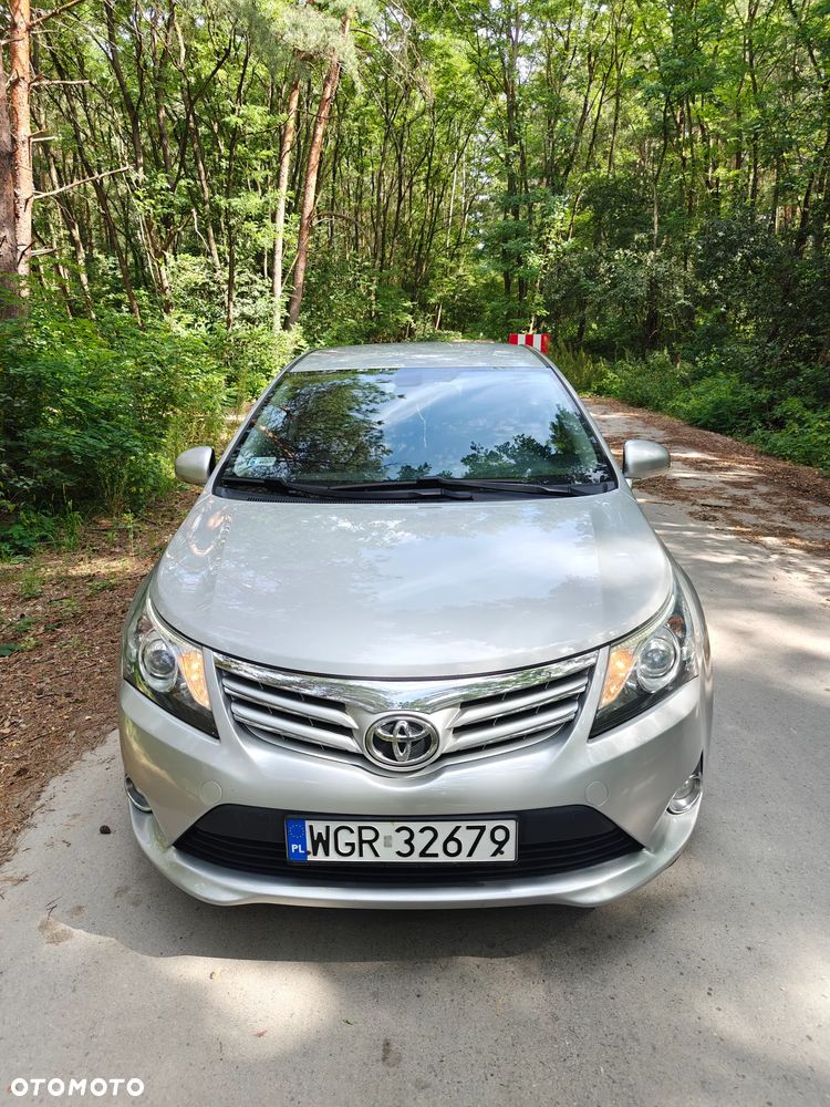 Toyota Avensis 2.0 D-4D Premium - 2