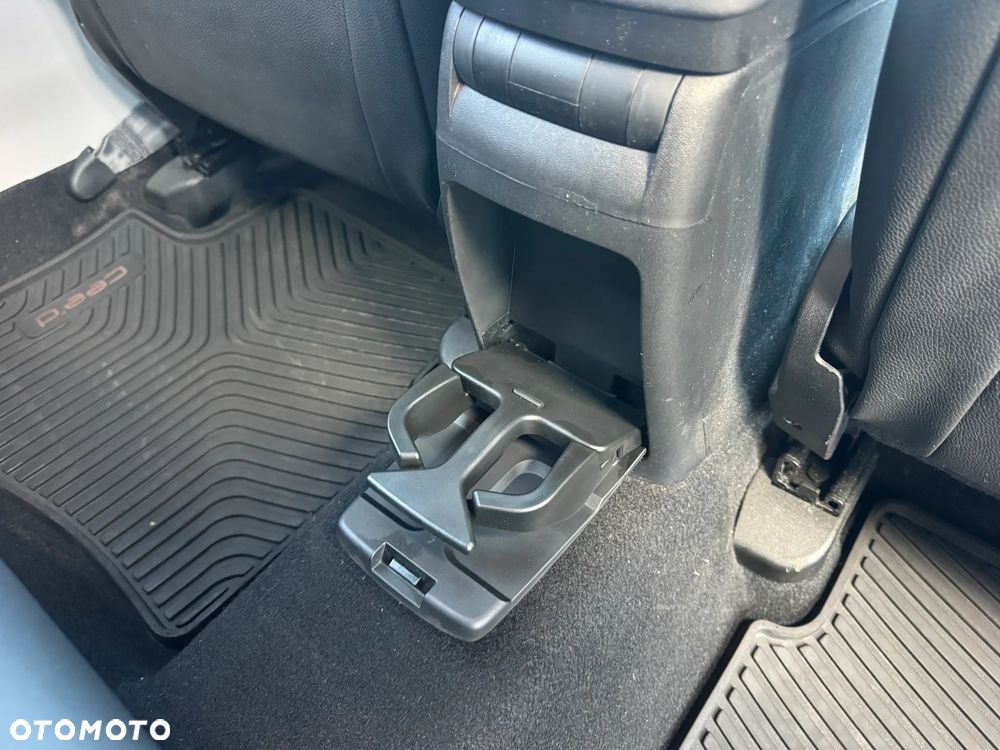Kia Ceed 1.6 CVVT Automatik EX - 33