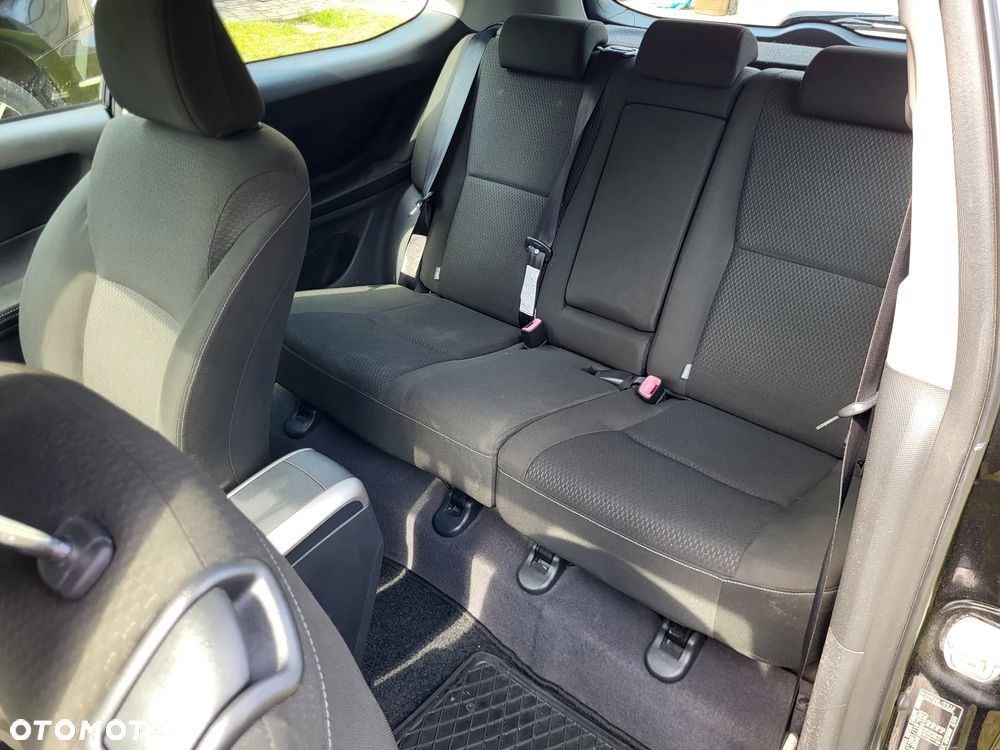 Toyota Auris 2.2 D-4D D-CAT - 11