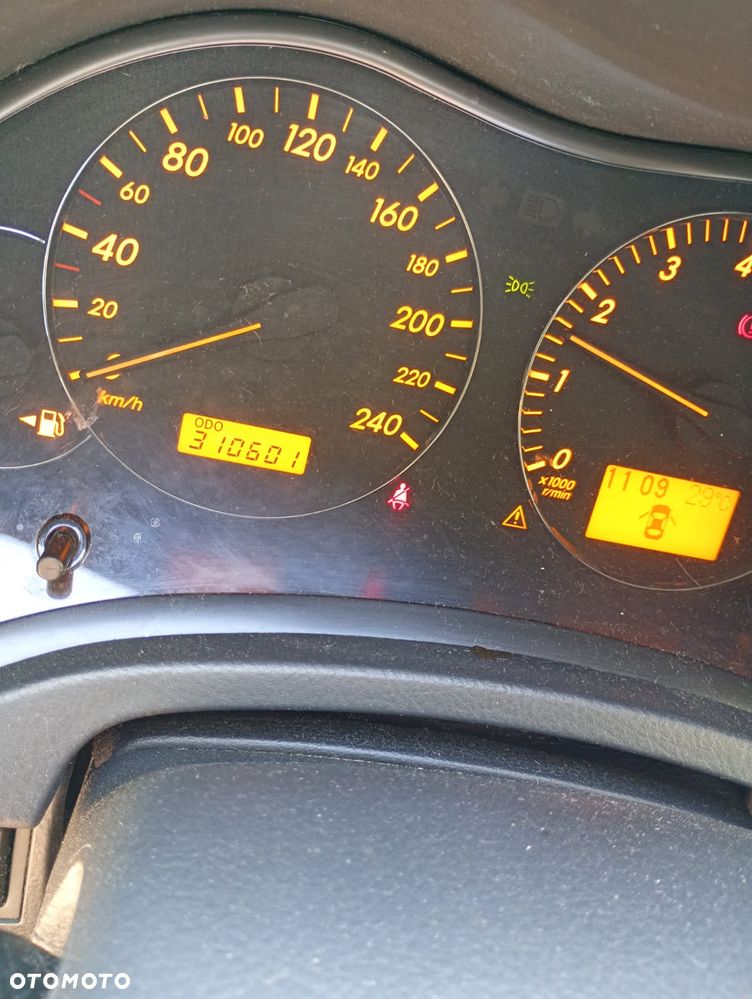 Toyota Avensis - 7