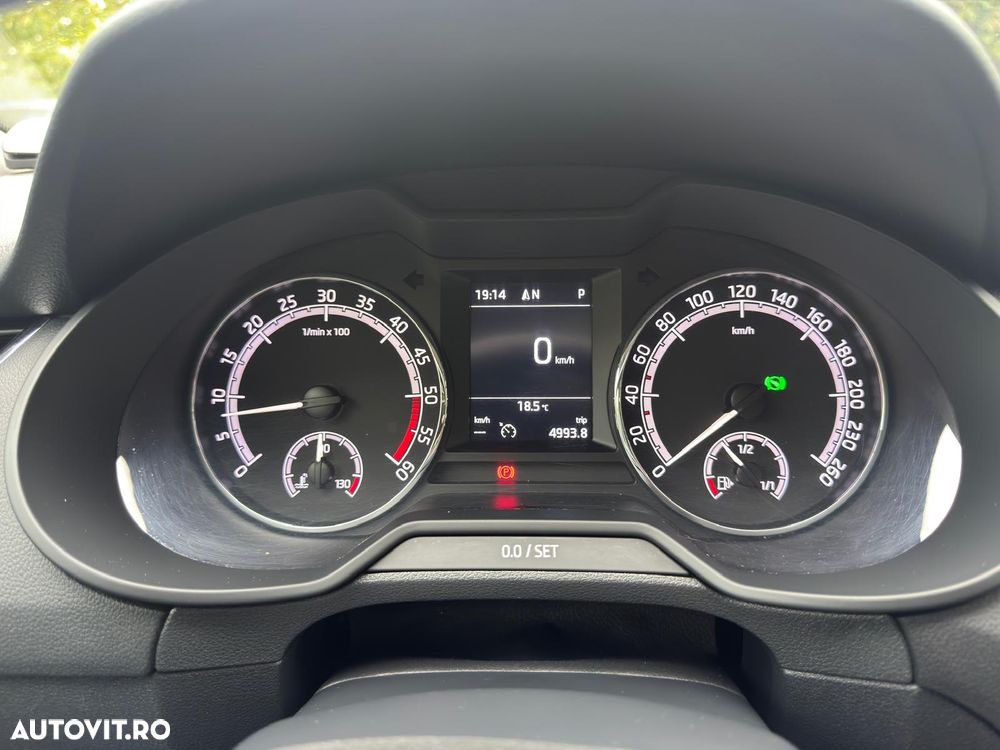 Skoda Octavia 1.6 TDI DSG Ambition - 8