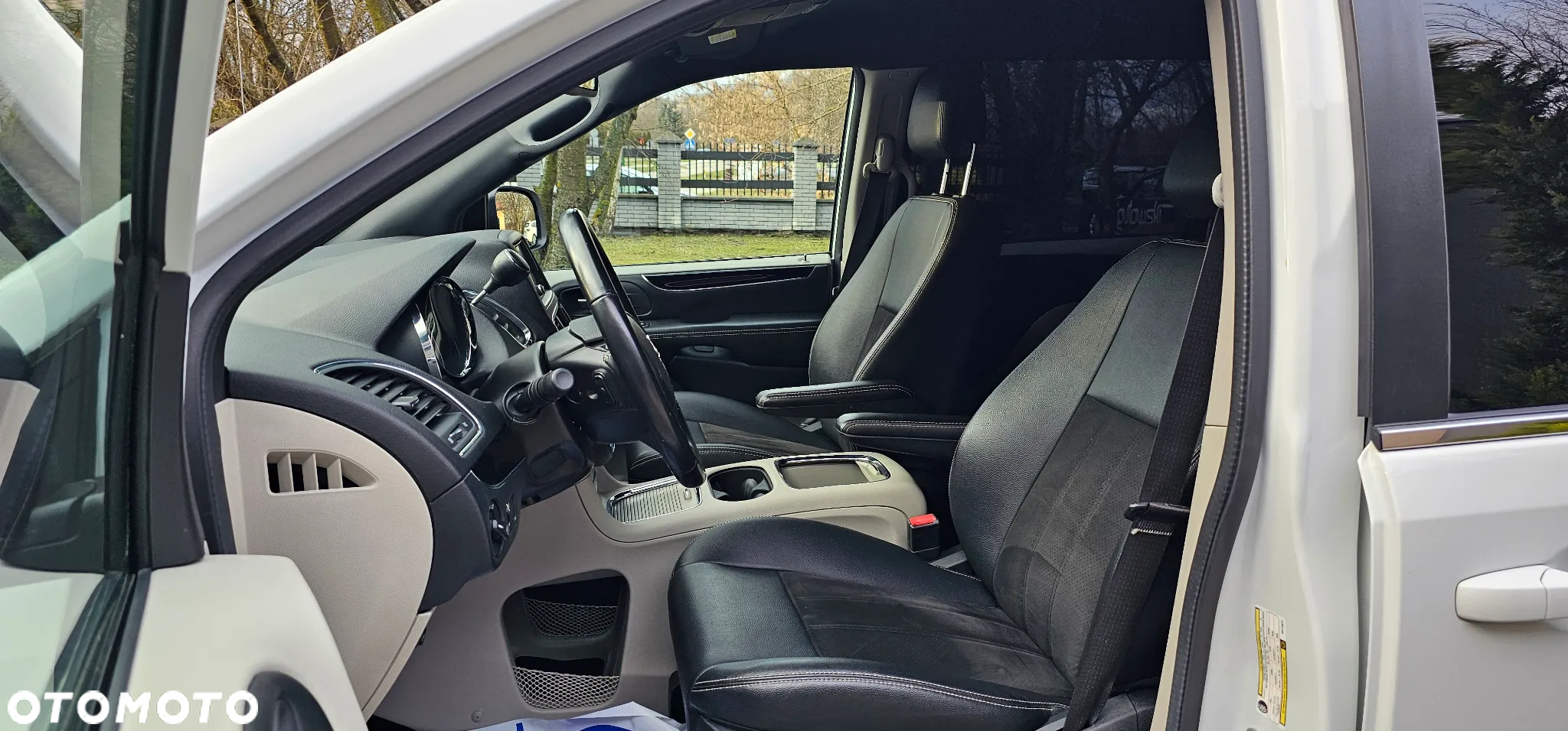 Dodge Grand Caravan - 11
