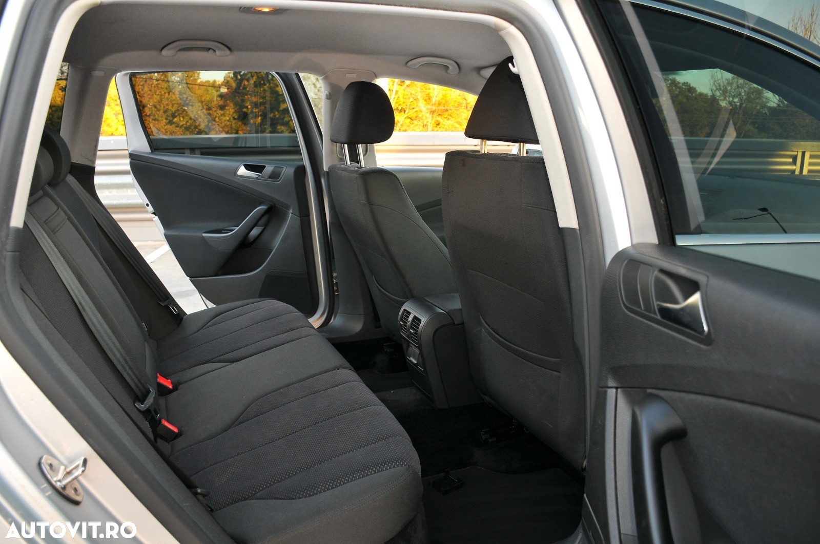 Volkswagen Passat Variant 2.0 TDI Blue TDI DSG Comfortline - 18