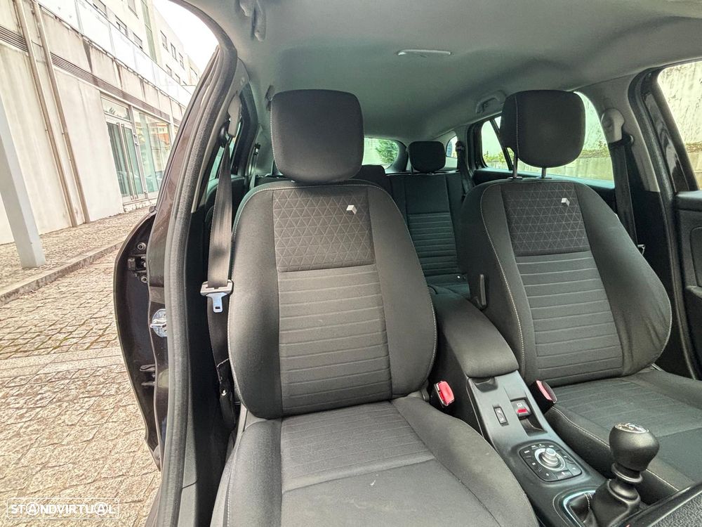 Renault Mégane Sport Tourer 1.5 dCi Dynamique S SS - 8