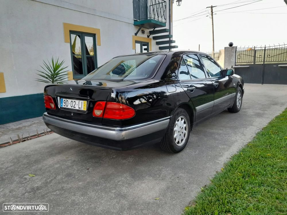 Mercedes-Benz E 200 - 14