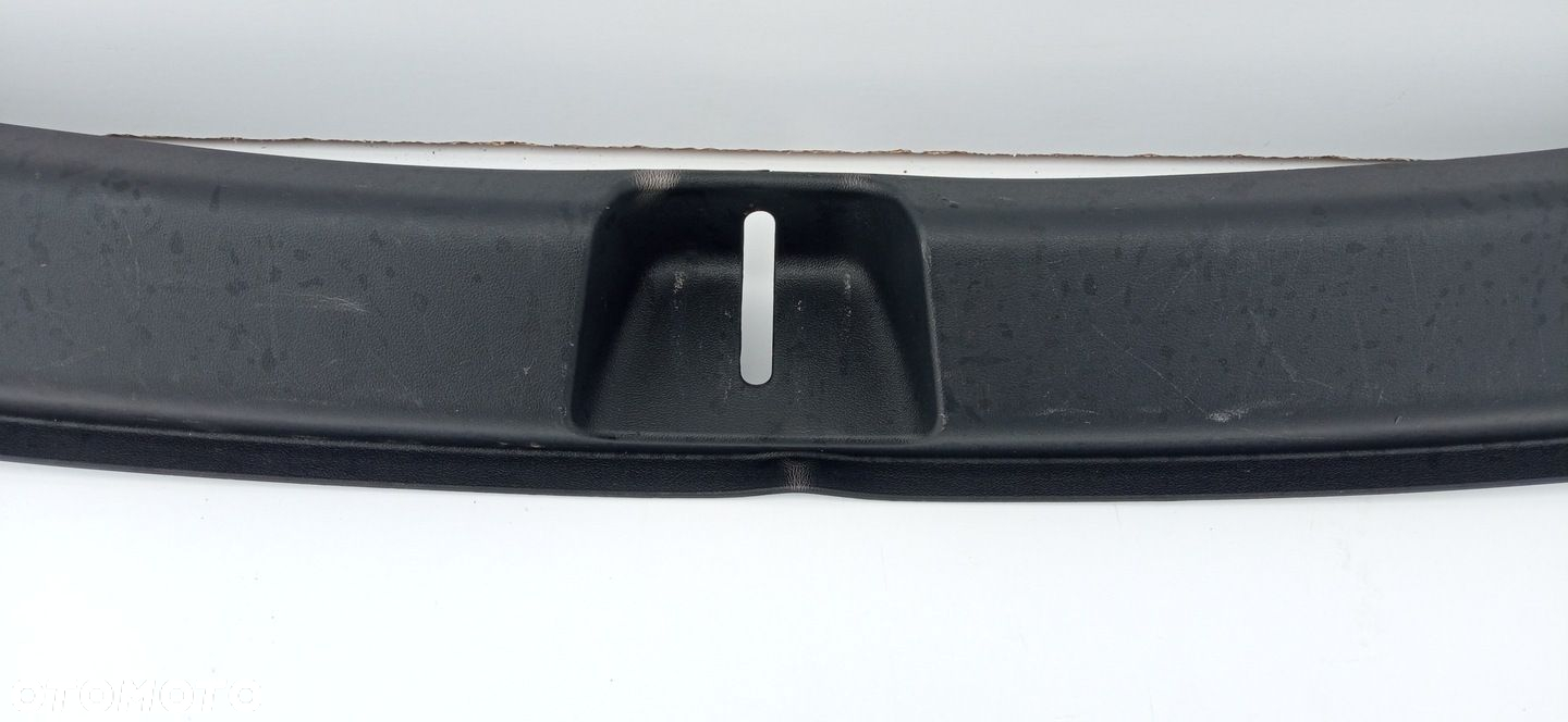 TESLA MODEL Y 20- NAKŁADKA LISTWA OSŁONA PROGU BAGAŻNIKA 1494631-00-C - 3