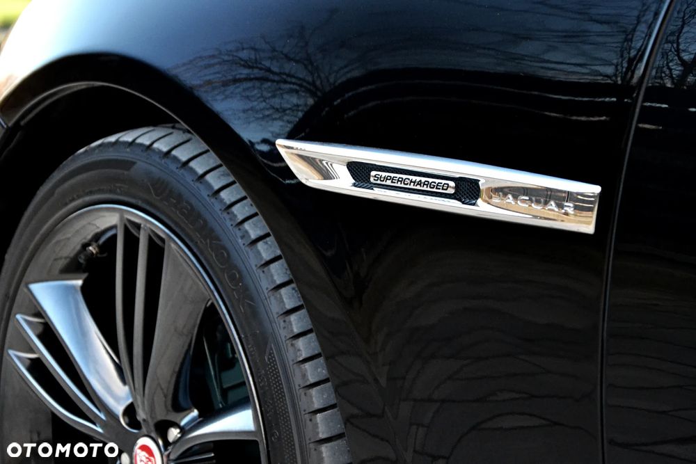 Jaguar XJ - 18