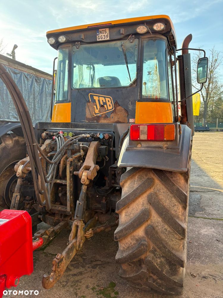 JCB 3200 - 12