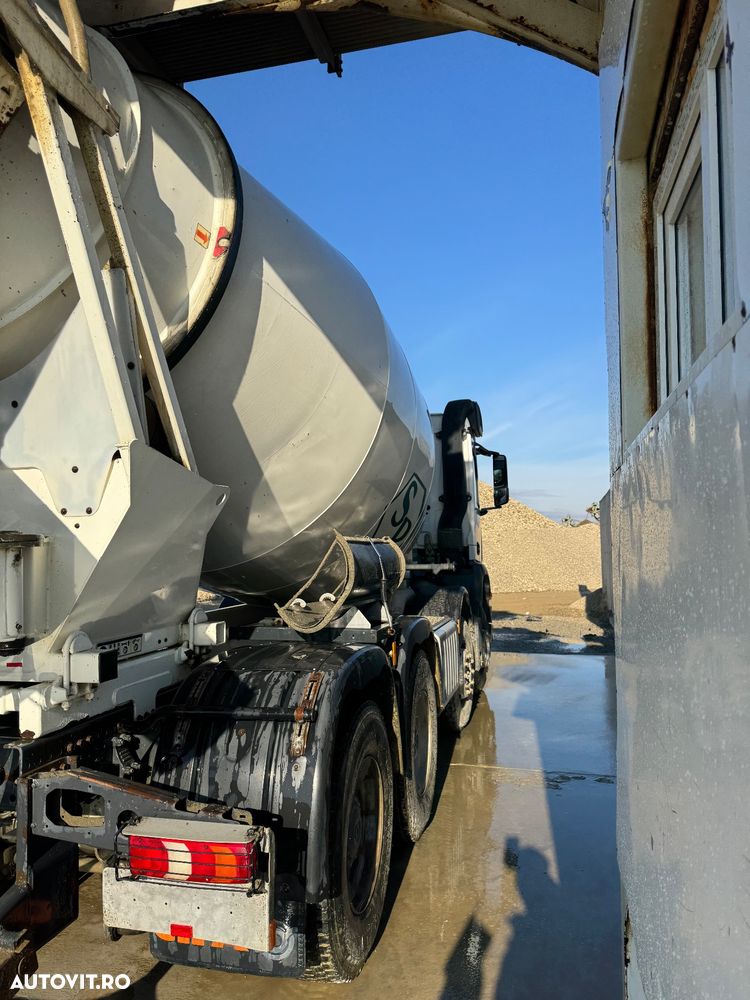 Mercedes-Benz Arocs - 11