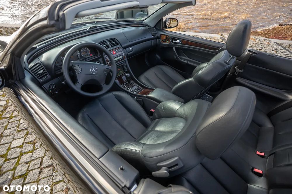 Mercedes-Benz CLK - 25