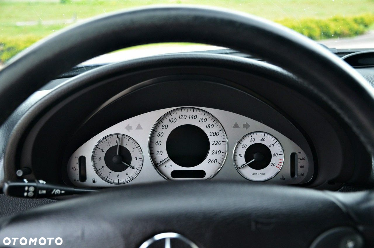 Mercedes-Benz CLK - 28