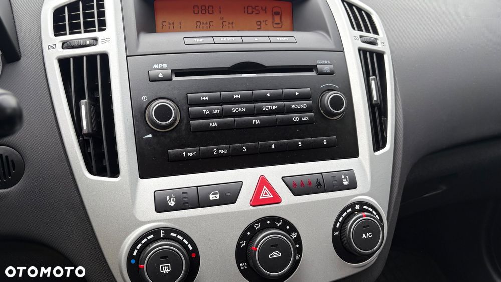 Kia Ceed - 28