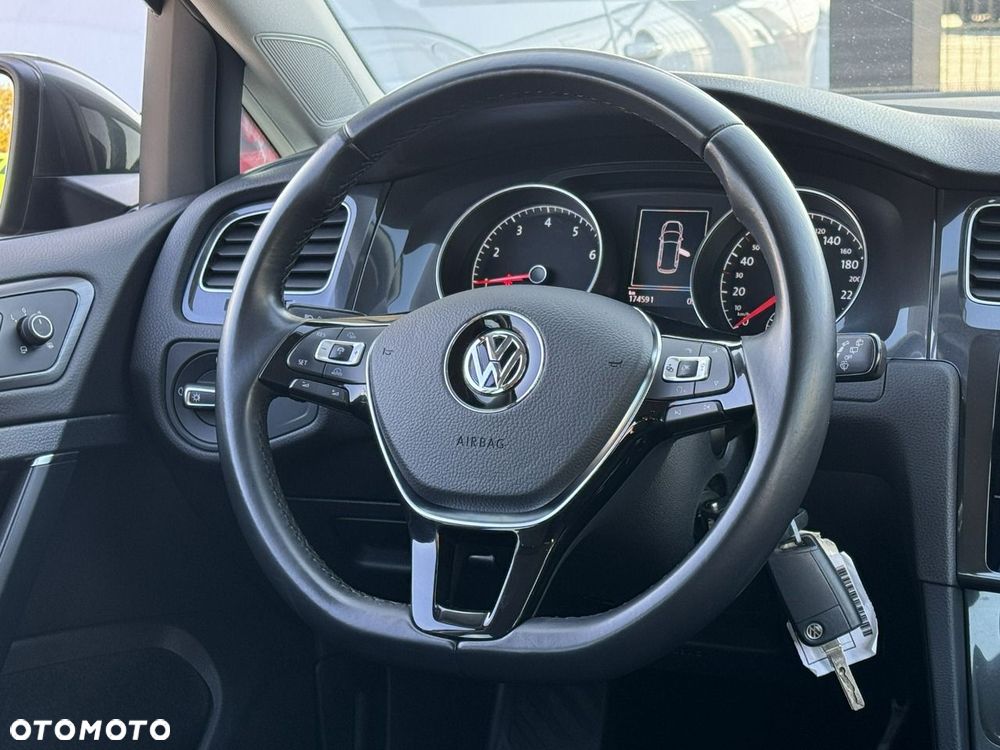 Volkswagen Golf - 26