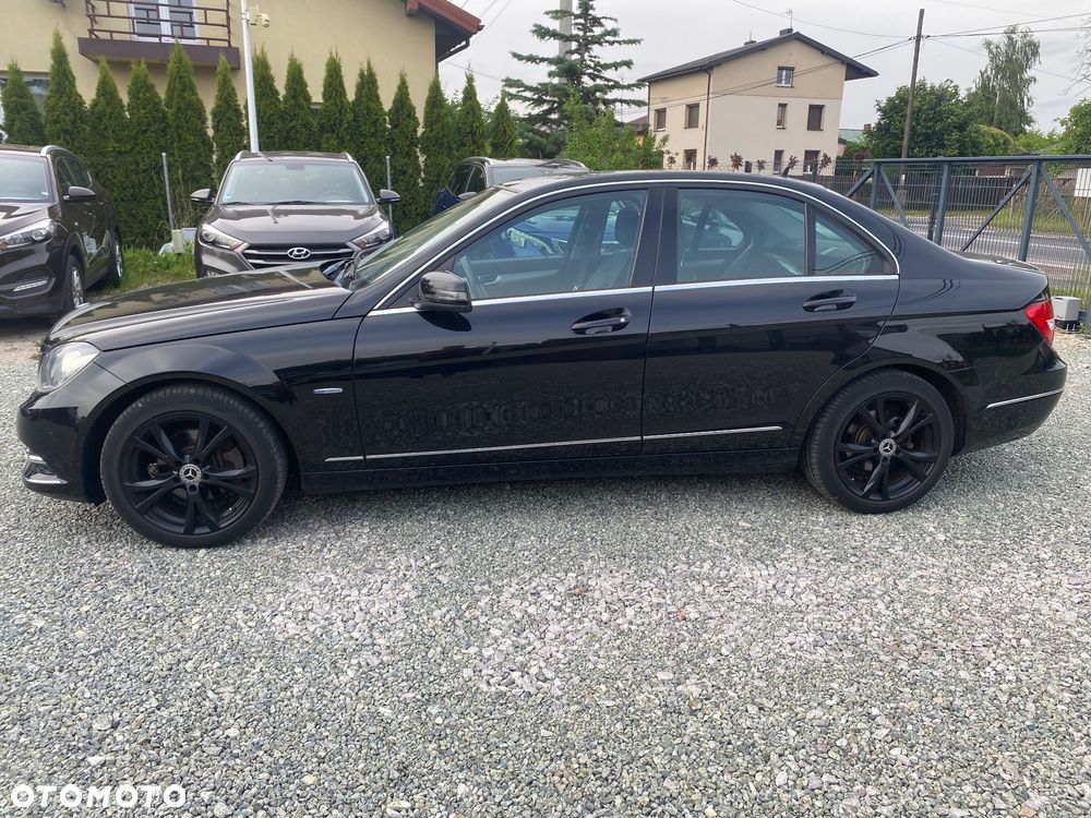 Mercedes-Benz Klasa C 180 CGI Automatik BlueEFFICIENCY Avantgarde - 15