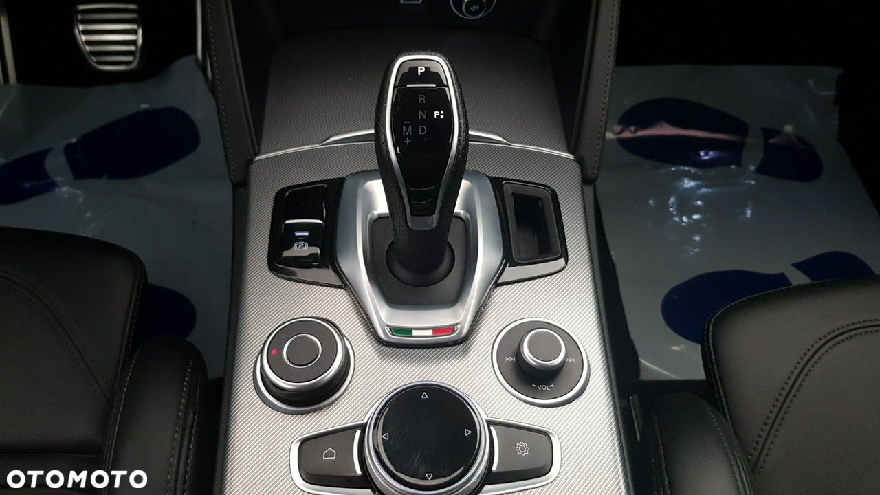 Alfa Romeo Stelvio - 31