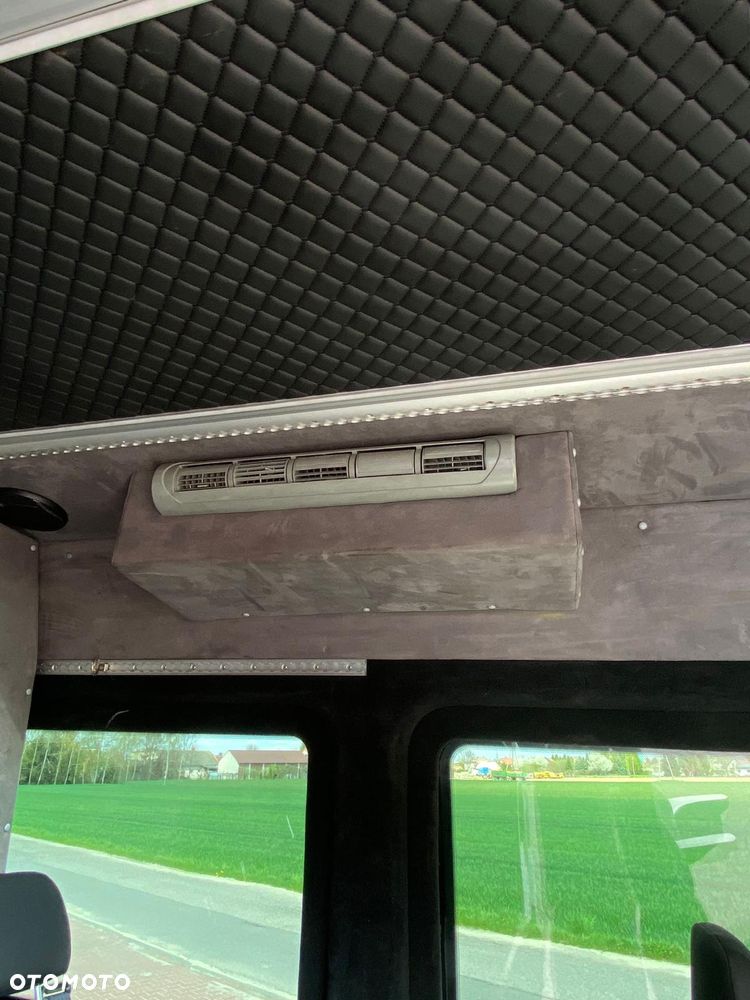 Mercedes-Benz Sprinter - 18