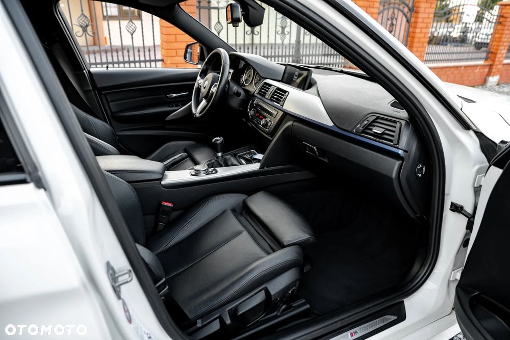 BMW Seria 3 320d xDrive M Sport - 22