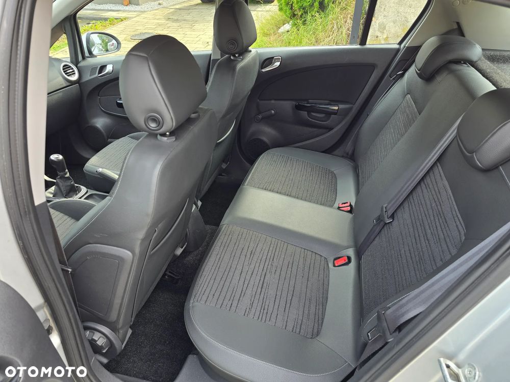 Opel Corsa 1.2 16V Essentia - 16