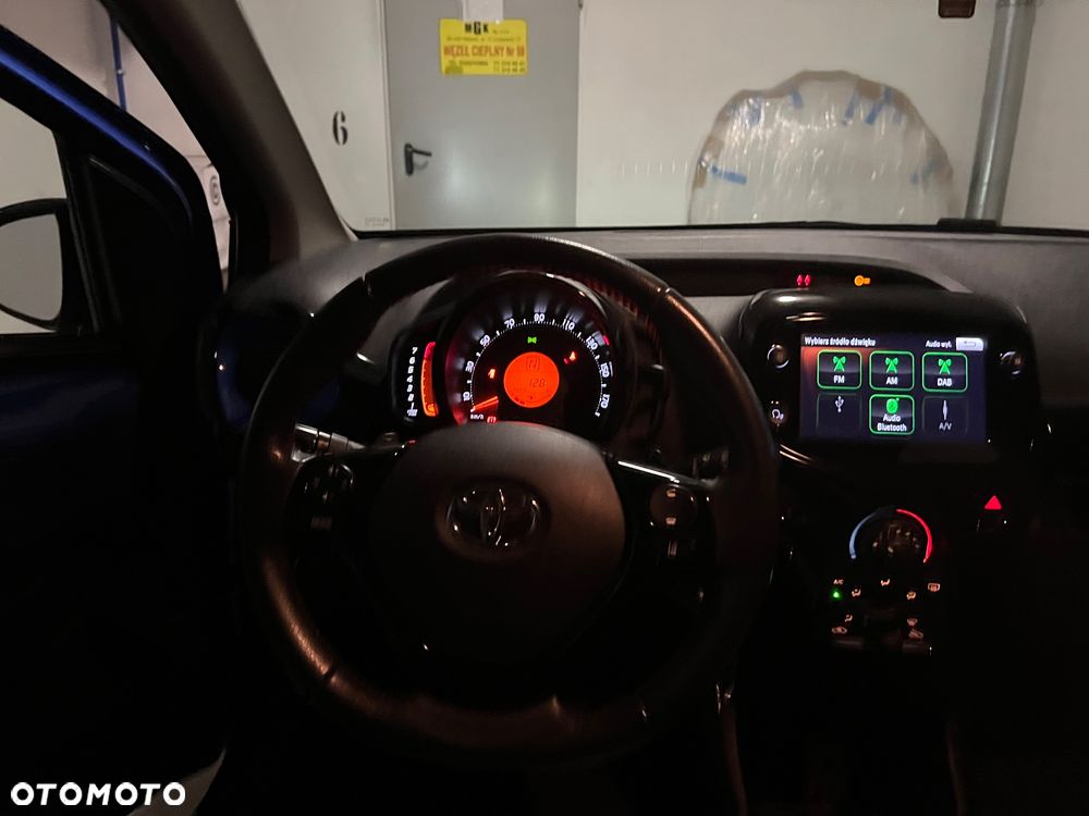 Toyota Aygo x.shift x-play connect - 5