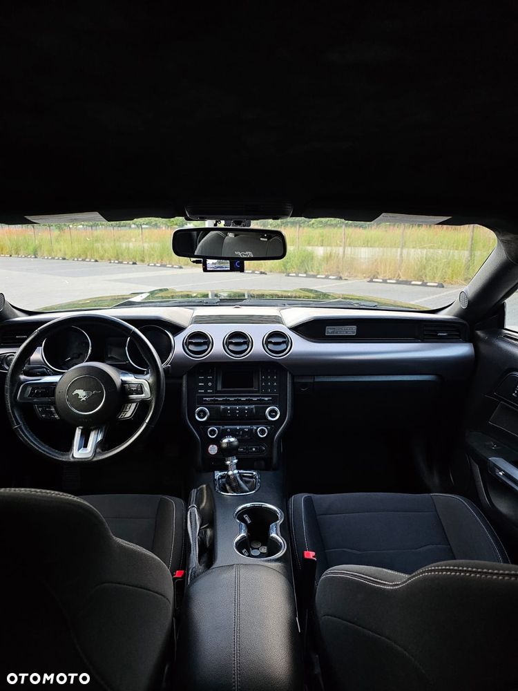 Ford Mustang 5.0 V8 GT - 6