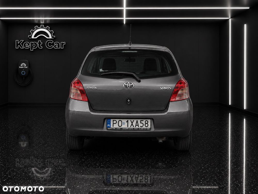 Toyota Yaris 1.3 Luna Premium - 8