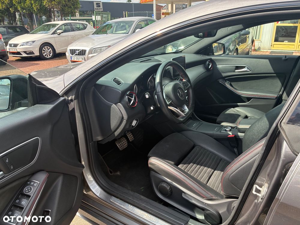 Mercedes-Benz CLA 250 4Matic 7G-DCT Sport - 9