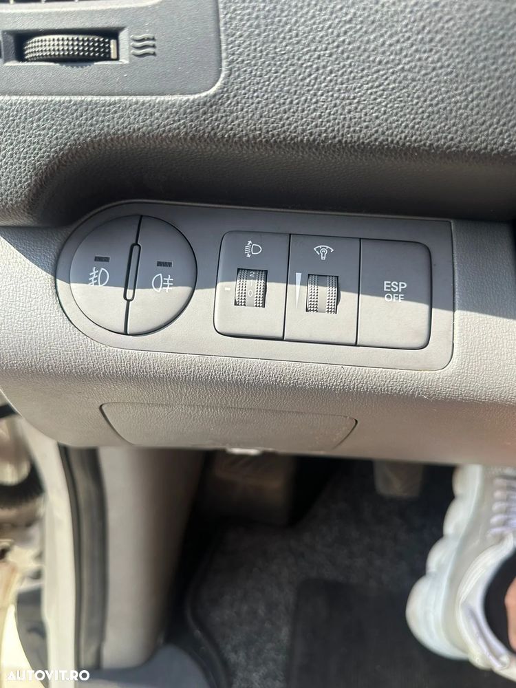 HYUNDAI H-1 2011 — imagine 12