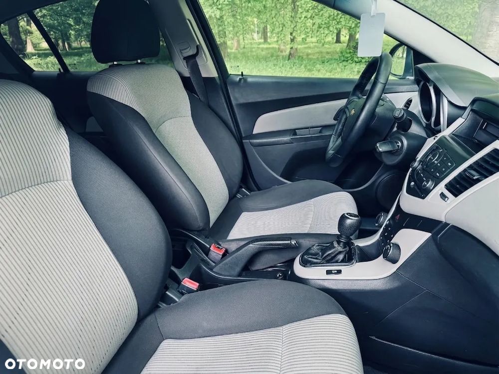 Chevrolet Cruze 1.8 LS+ - 3