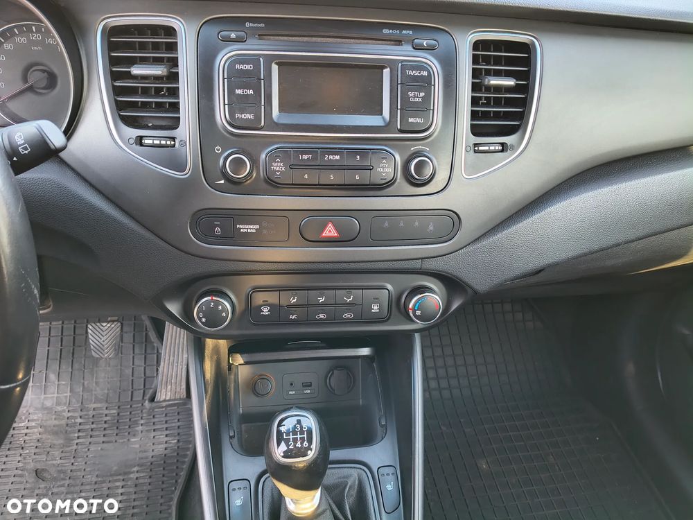 Kia Carens 1.6 GDI Dream Team Edition - 15