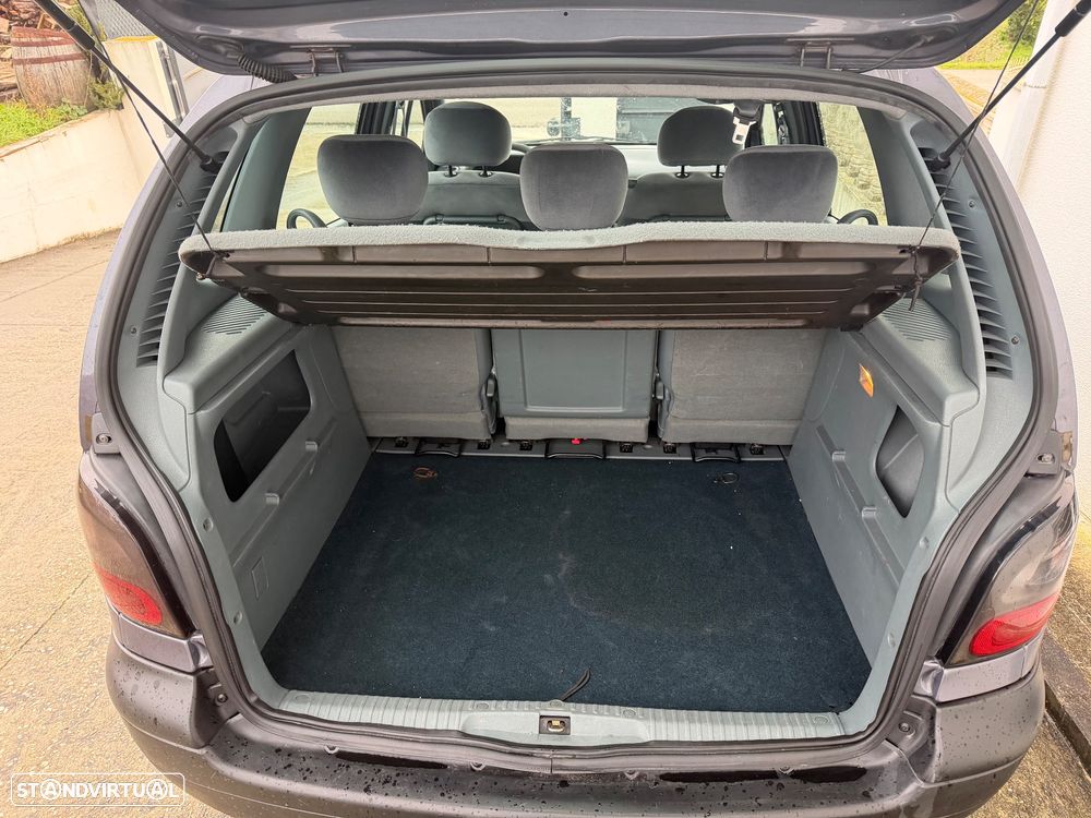 Renault Mégane Scénic 1.6 Symbol - 9