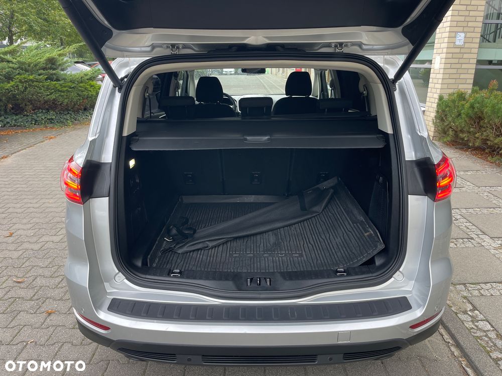 Ford S-Max - 10