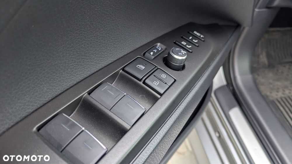 Toyota Camry 2.5 Hybrid Executive CVT - 19