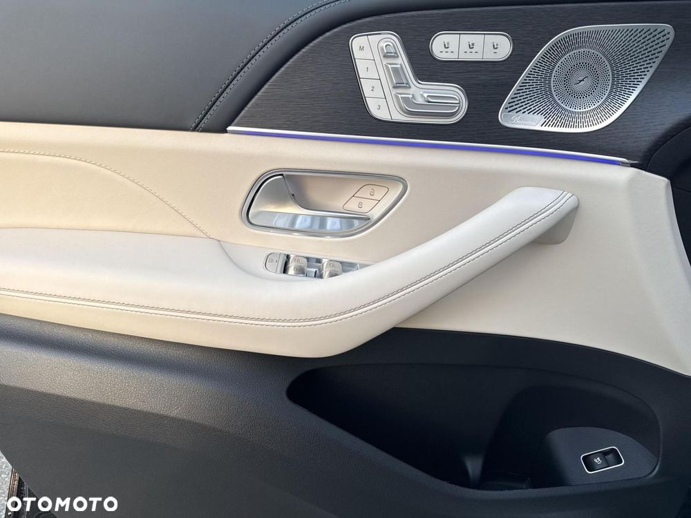 Mercedes-Benz GLS - 9