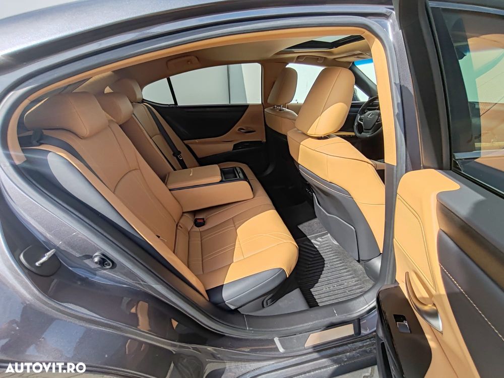 Lexus Seria ES 300h Executive - 8