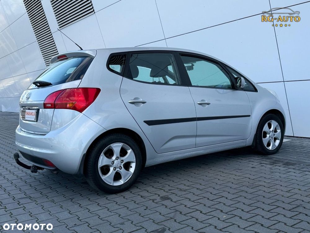 Kia Venga - 8