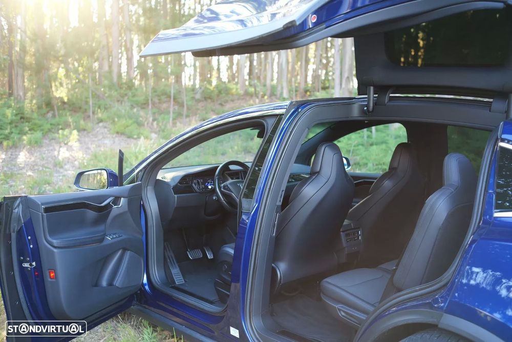 Tesla Model X 75D - 22